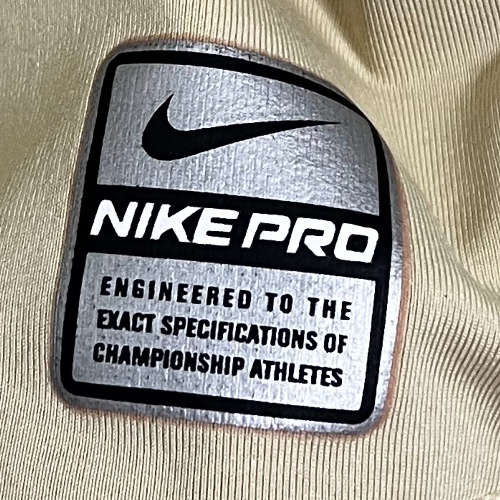NIKE PRO -tight fit -beige shirt- size XL - Picture 9 of 13